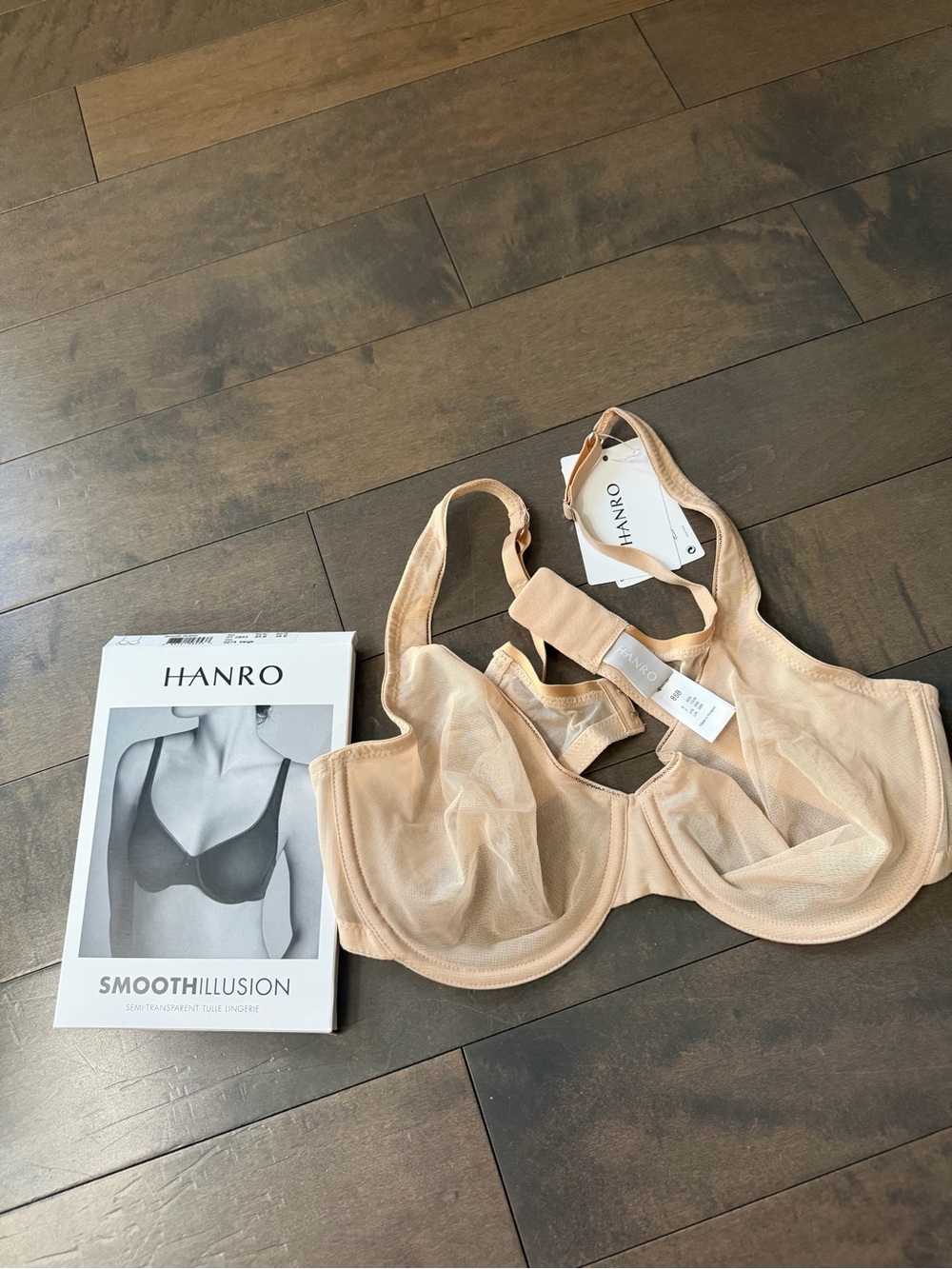 NWT HANRO Smooth Illusion Bra 38B